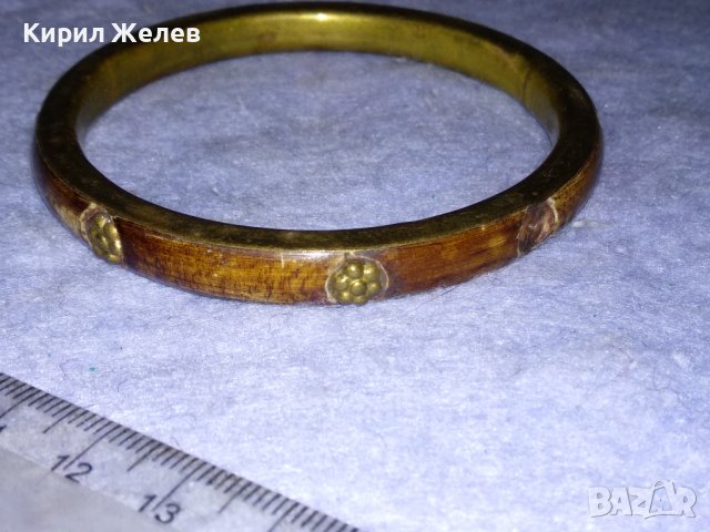 СТАРИННА ТИБЕТСКА ЕТНО ГРИВНА от БРОНЗ и РОГ с ФЛОРАЛНИ БРОНЗОВИ НАБИВКИ МАЙСТОРСКА ИЗРАБОТКА 26328, снимка 3 - Антикварни и старинни предмети - 40865717