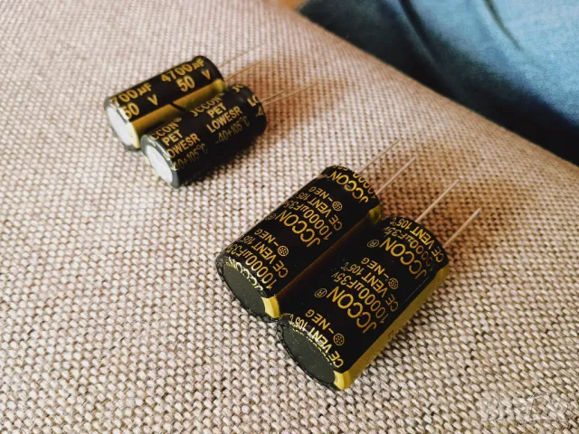 Аудио грейд кондензатори 10000uF / 4700uF, снимка 3 - Други - 47383054