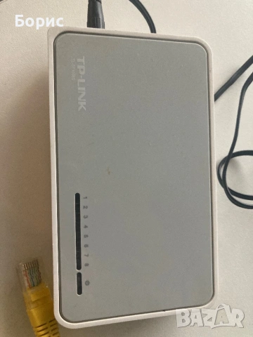 СУИЧ TP-LINK TL-SF1008D, отличен, снимка 5 - Суичове - 53227417