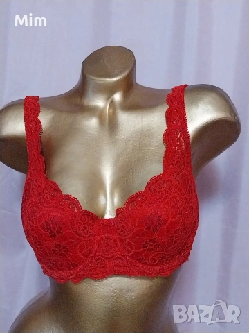 Triumph 75 B/C Червен дантелен сутиен , снимка 5 - Бельо - 53050510