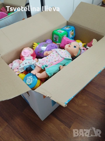 Кашон с играчки