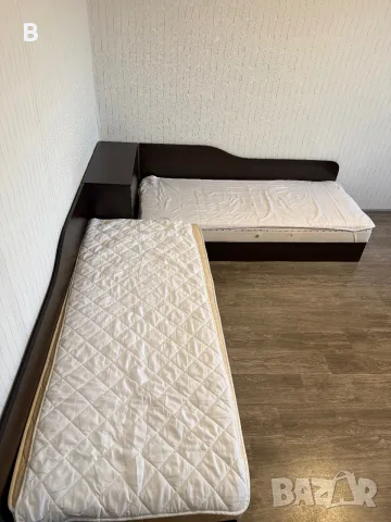 Две ъглови легла с ракла + матраци, снимка 4 - Спални и легла - 55982221
