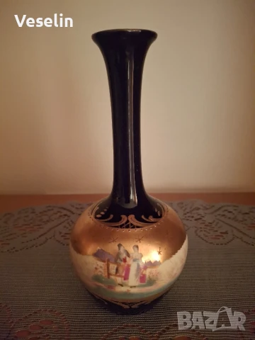 Порцеланова ваза 