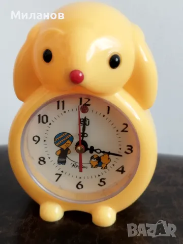 Стар механичен будилник, настолен часовник