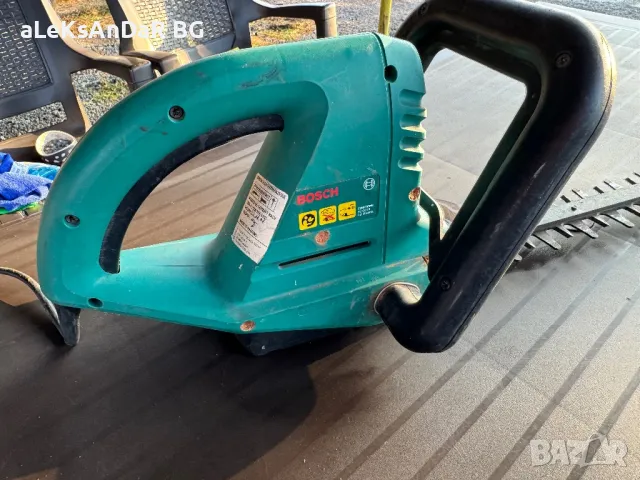 Електрически храсторез Bosch , снимка 2 - Градинска техника - 48740233