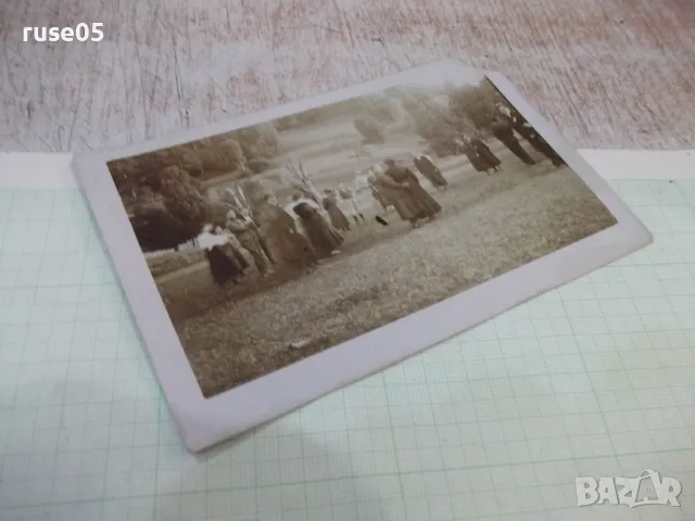 Снимка стара на група сред природата, снимка 3 - Колекции - 47915704