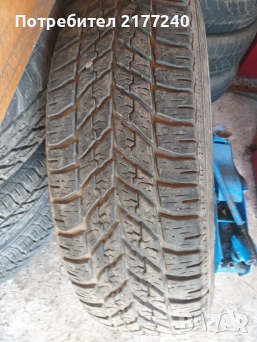 Гуми 235 65 17, снимка 2 - Гуми и джанти - 53777338