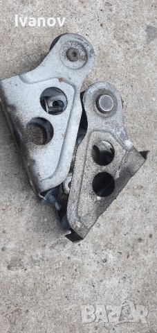 Водачи с ролка преден капак бмв е30 е32 е34  51231884272