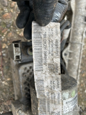 Рейка Peugeot 207 хидравлична електрическа 9684064880, снимка 3 - Части - 53145508