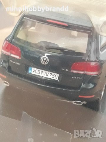 Volkswagen Touareg 1.43 V 10 TDI Green petrolium Minichamps., снимка 6 - Колекции - 40389103