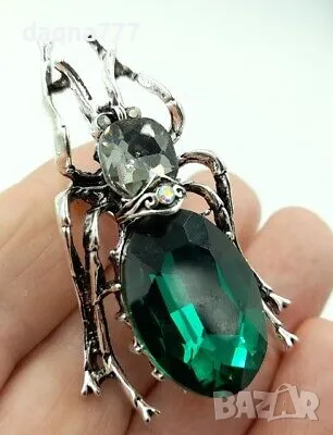 Нежна елегантна брошка, снимка 2 - Други - 49628234