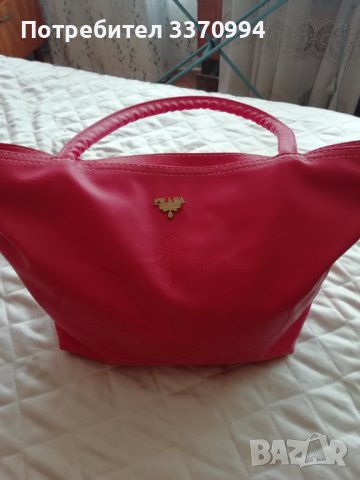 Невероятна чанта на марката Prada, снимка 4 - Чанти - 40873694