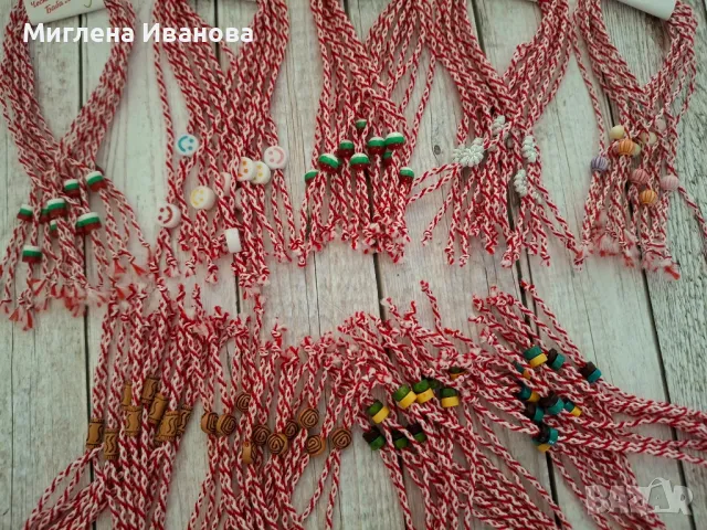 Мартеници десятки на едро и дребно , снимка 16 - Гривни - 31444047