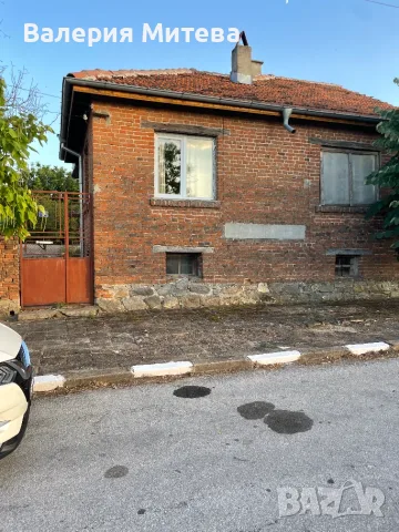 КЪЩА С ГОЛЯМ ДВОР В ЦЕНТЪРА НА С. МАЛОМИРОВО, ОБЩ. ЕЛХОВО – 30 000 €
