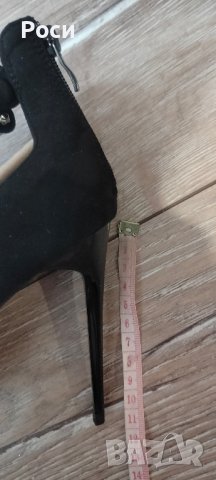 Нови, елегантни дамски обувки на ток, номер 39, снимка 2 - Дамски елегантни обувки - 41726632