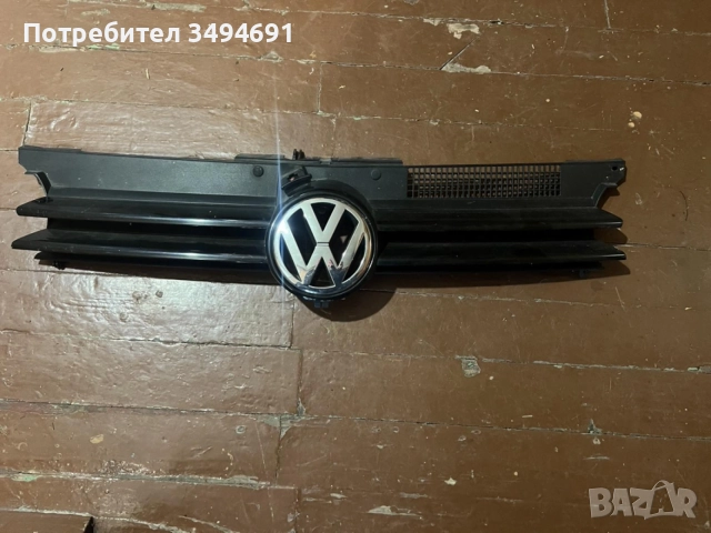 Черна оригинална решетка  за VW Golf 4