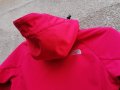 Продавам чисто ново дамско червено яке софт шел The North Face, снимка 10