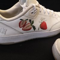Маратонки Nike Strawberry print , снимка 5 - Маратонки - 41462607