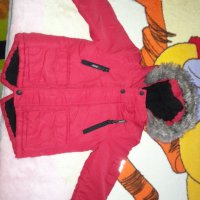 Червено яке , снимка 1 - Детски якета и елеци - 35911611