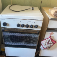 Електрическа печка с котлони и фурна, снимка 2 - Печки, фурни - 44551636