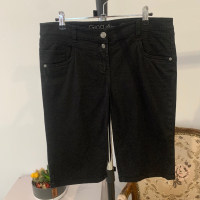 Черни дънки до коляното в размер М, снимка 9 - Къси панталони и бермуди - 44779474