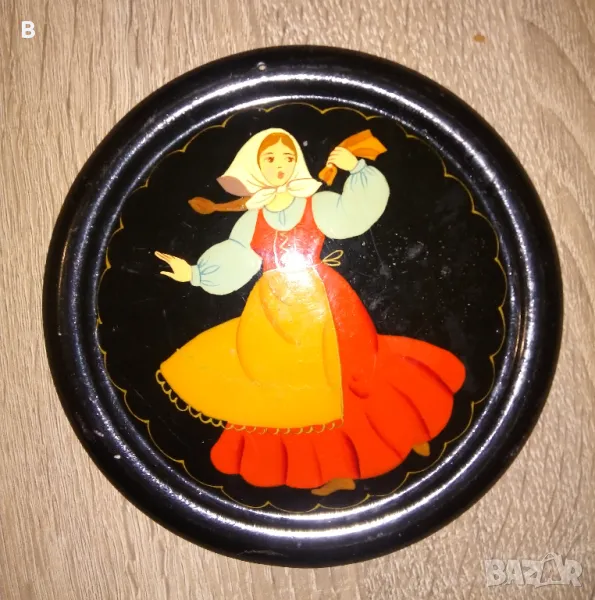 Декоративна метална чиния за окачване на стена СССР, снимка 1