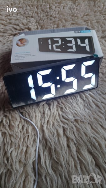 Часовник с големи цифри , температура , аларма и много функции, снимка 1