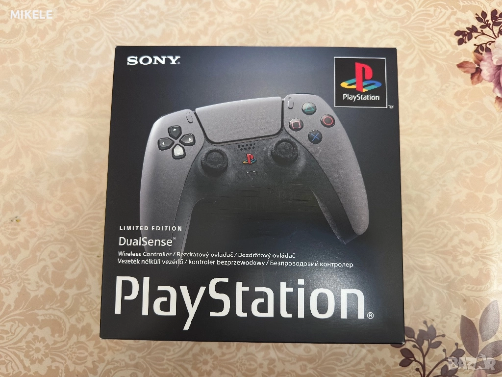 Dualsense PS5 limited edition 30th anniversary, снимка 1