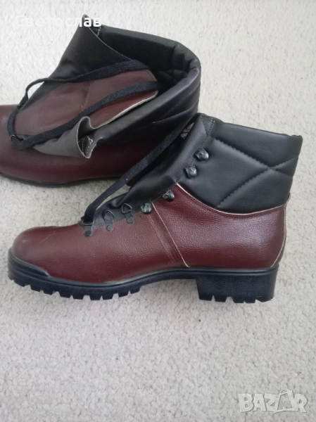 Продавам работно - туристически обувки, снимка 1