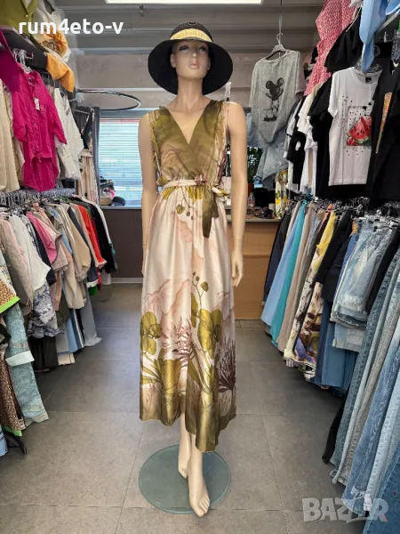 Красива сатенена рокля , снимка 1