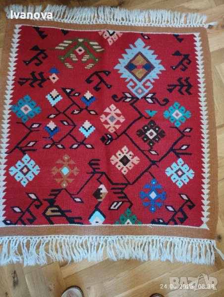 Продавам малко котленско килимче, снимка 1