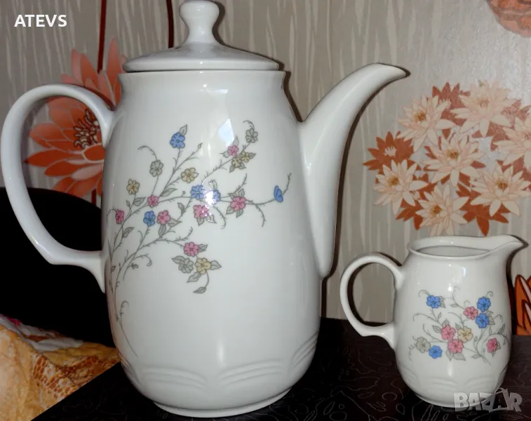 Немски порцеланов чайник и латиера, снимка 1