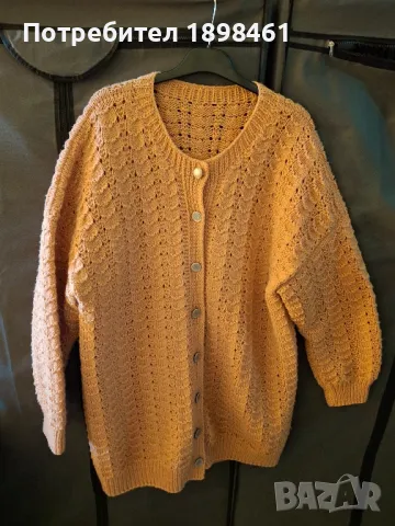  Днес на по ниска цена.  5лв.Уникална ръчно плетена, дамска жилетка. Вълнена.