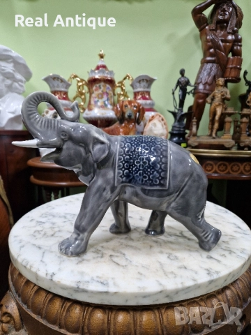 Прекрасна голяма порцеланова фигура статуетка 