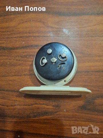 Будилник механичен, профилактиран, работи точно Слава СССР, снимка 2 - Антикварни и старинни предмети - 53214204