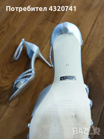  Бални обувки Guess н.41, снимка 5 - Дамски обувки на ток - 49231631