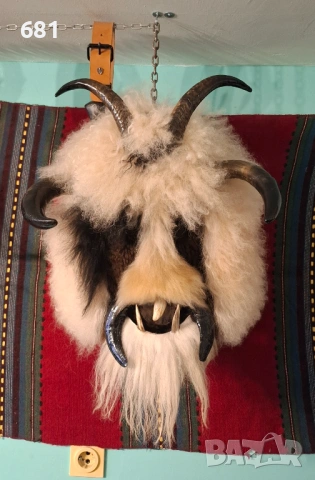 Сурвакарски маски  Кукерски маски, снимка 2 - Антикварни и старинни предмети - 48735952