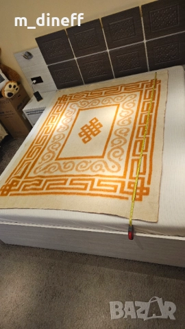 Ретро вълнени одеяла / кувертюри (140х180 см) – Оранжеви с орнаменти