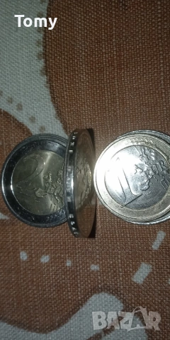 Продавам дефектна монета от 2 български евро на която гурта е почти гладък, снимка 6 - Нумизматика и бонистика - 53673050