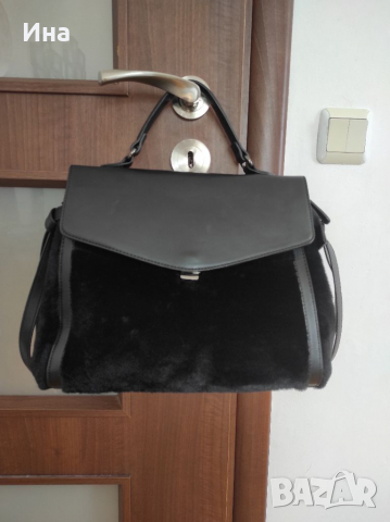 Черна дамска чанта с еко пух, снимка 7 - Чанти - 36203762