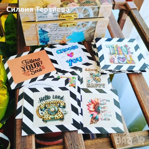 Ръчно изработена дървена кутия "Бисери в куфари" с колекция 21 вдъхновяващи карти 