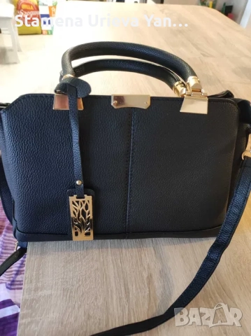 Продавам черна дамска чанта, снимка 3 - Чанти - 51789246
