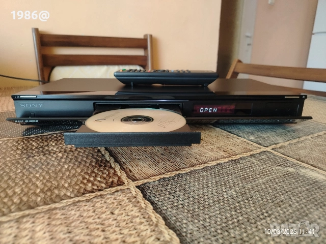 Blu-ray Sony , снимка 2 - Плейъри, домашно кино, прожектори - 53064760