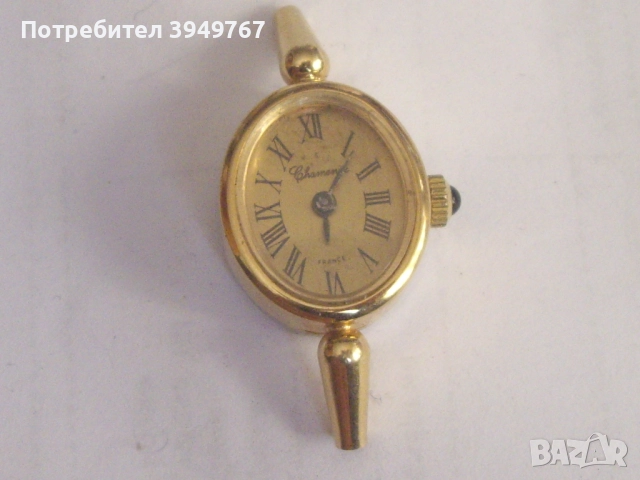 Златен дамски часовник.