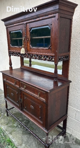 Античен бюфет от масивен дъб с огледало и дърворезба, снимка 1