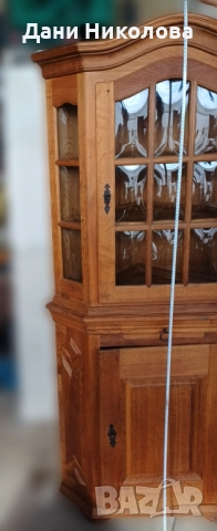 Ъглова витрина