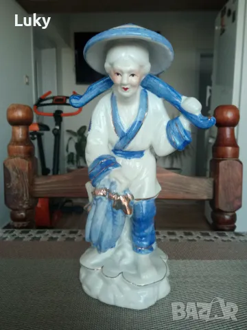 Антикварно предложение-Селски човек с кобилица.