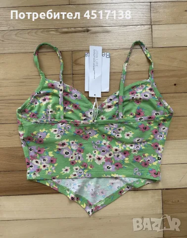 Зелен топ Bershka, снимка 2 - Корсети, бюстиета, топове - 56122834