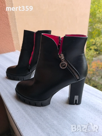 боти, снимка 4 - Дамски боти - 52728434