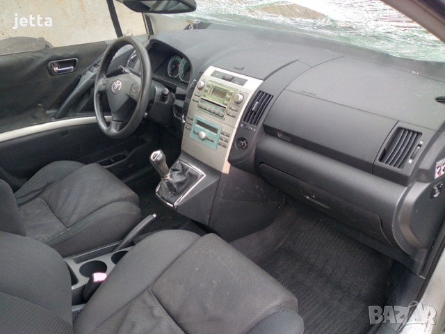 Тойота корола версо 2.0 d4d 116 на части, снимка 5 - Автомобили и джипове - 36104509